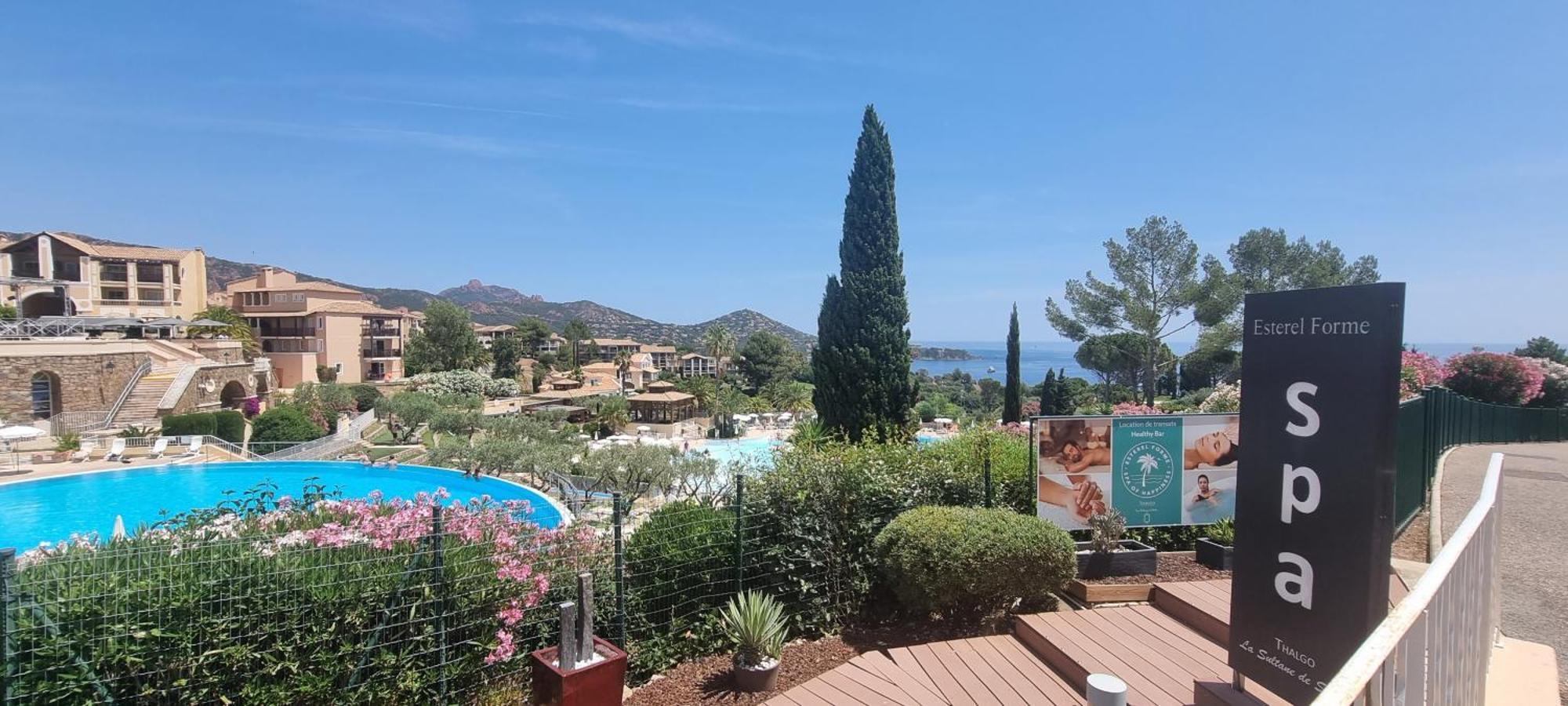 Agay Cap Esterel Village Allee Fleurs - F2 Clim Vue Golf Et Mer - Grande Terrasse Plein Sud Saint-Raphaël Exterior foto