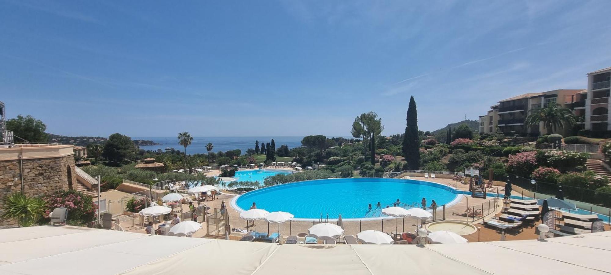 Agay Cap Esterel Village Allee Fleurs - F2 Clim Vue Golf Et Mer - Grande Terrasse Plein Sud Saint-Raphaël Exterior foto